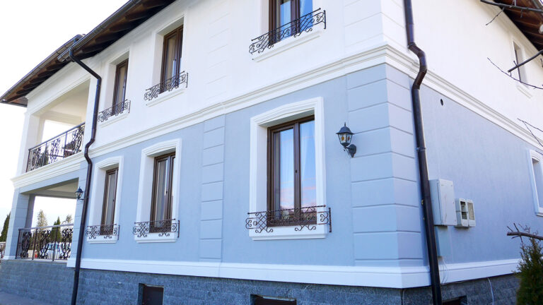 Brauri decorative din polistiren cu finisaj de calitate, ideale pentru fațade elegante